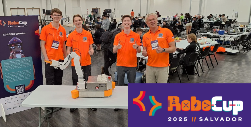 Fontys studenten met hun robot tijdens Robocup 2025 Salvador Brazilië